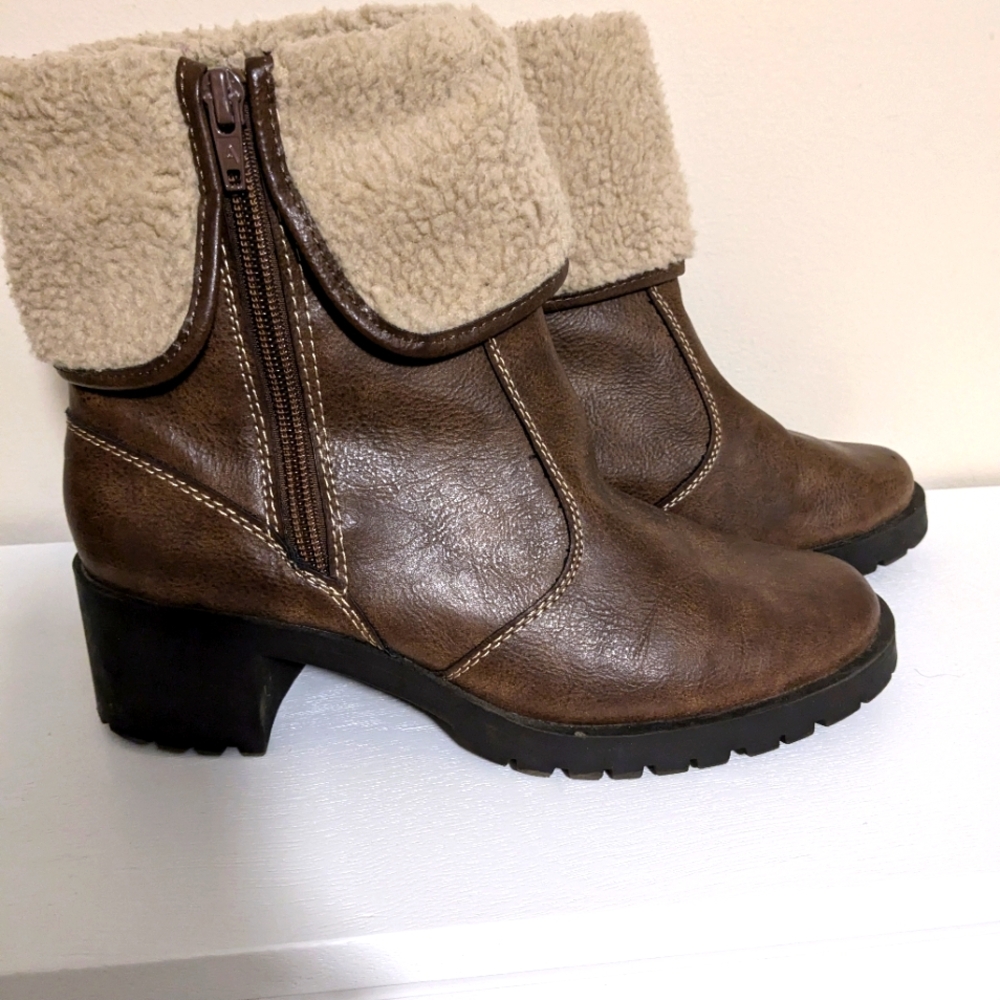 Naturalizer Heel rest brown boots size 7